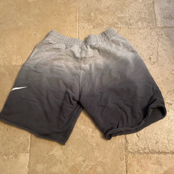 2 pair of Nike ombré shorts - Picture 2 of 6